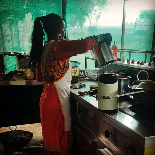 Tea being prepared at a Sewan canteen